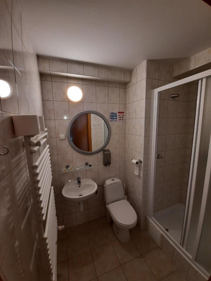 Vandrerhjem Ds Za Kolumnami *