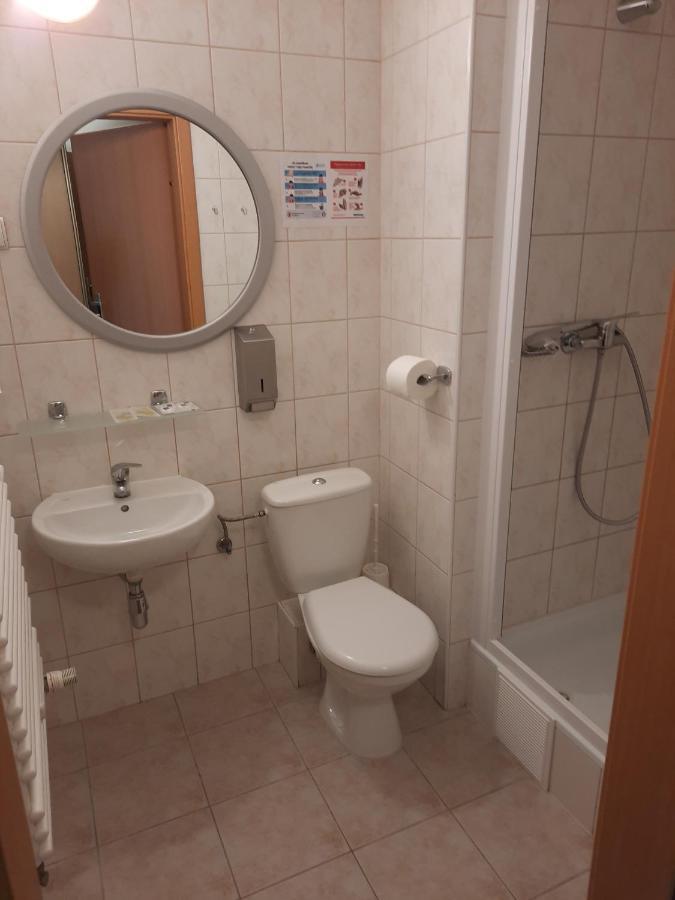 Ds Za Kolumnami Vandrerhjem *